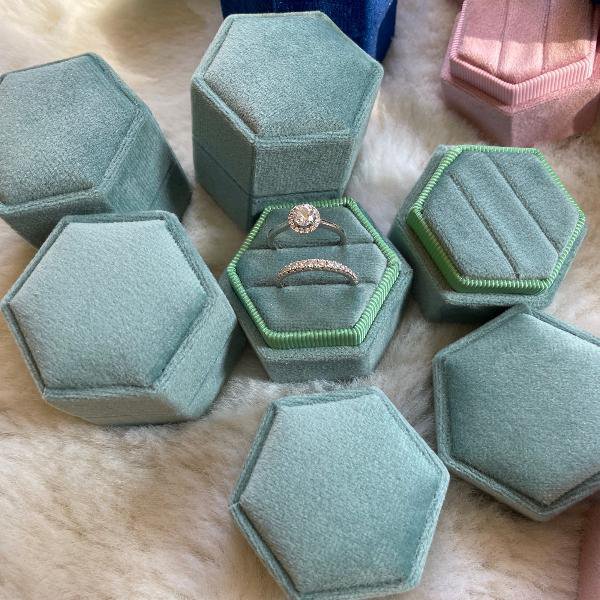 Zeshoek fluwelen trouwring box-groene kleuren