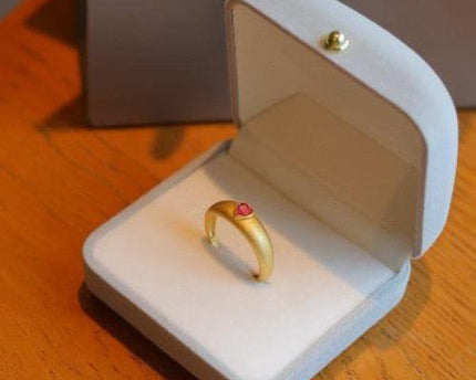 Klassieke roze toermalijnse hartring