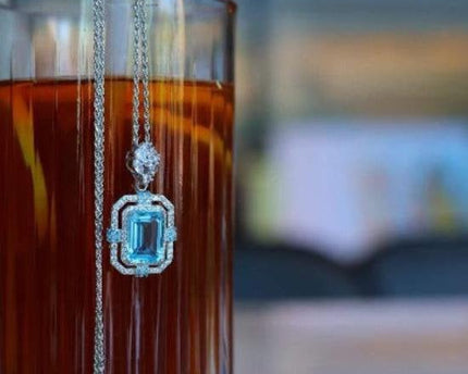 Sprankelende blauwe topaz vierkante hanger ketting