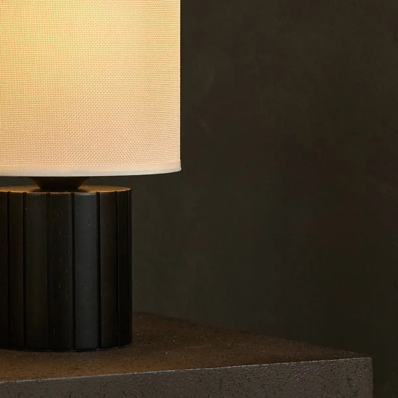 Kiko Zwarte Tafellamp – Gezellige Zwart & Beige Bureaulamp met E27 Fitting