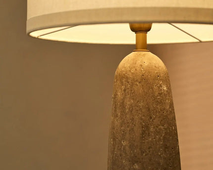 Isla travertijnlamp met katoenen kap – elegant en tijdloos