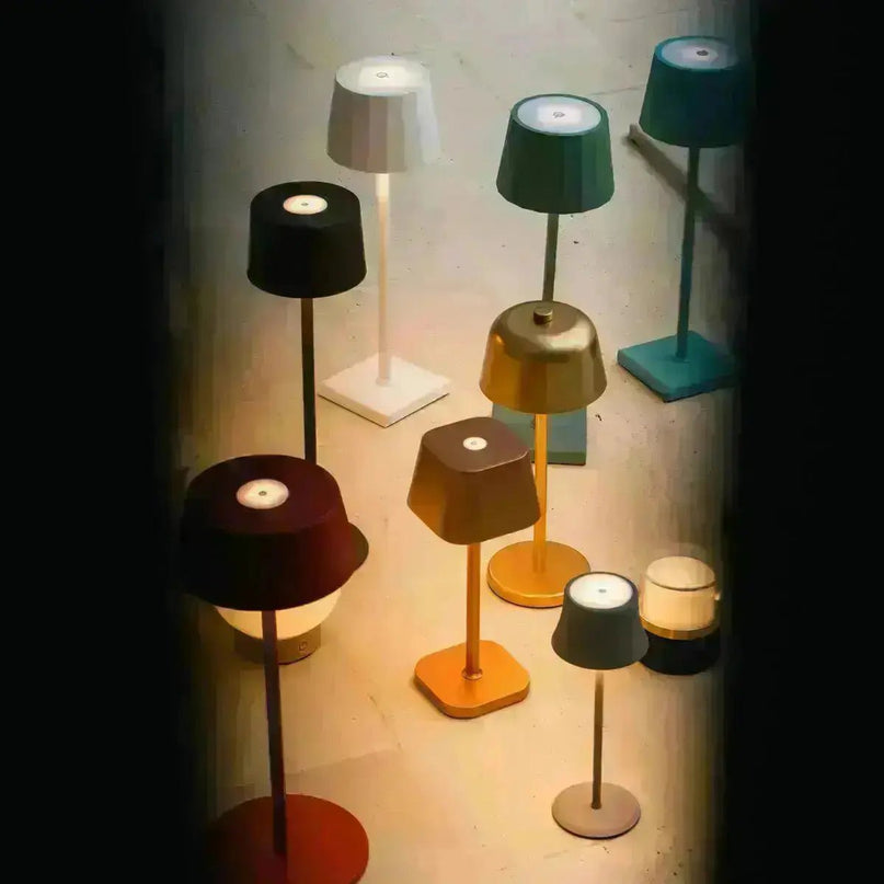 Sarphati Mini Mocha Brown Draadloze tafellamp Perfect voor gastvrijheidsindustrie - Draadloos oplaadbaar via laadstation, dimbare lamp en 3 lichtmodi