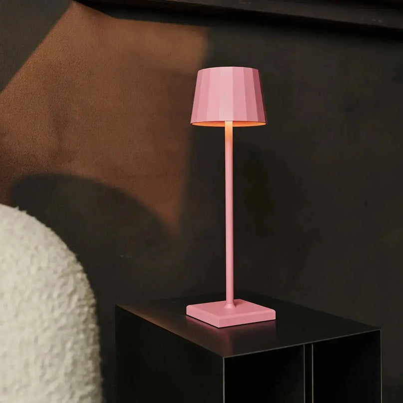 Combi Set Professional-4 X Wouter Flamingo Roze oplaadbare tafellampen & 1 x Amstel Wireless Laying Station met Qi-Technology-Perfect voor restaurants, gastvrijheid en hotels