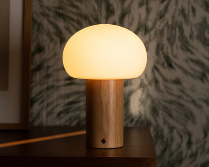 Sam lichtbruine houten tafellamp met glas en oplaadbare batterij | Dimbare en veelzijdige verlichting