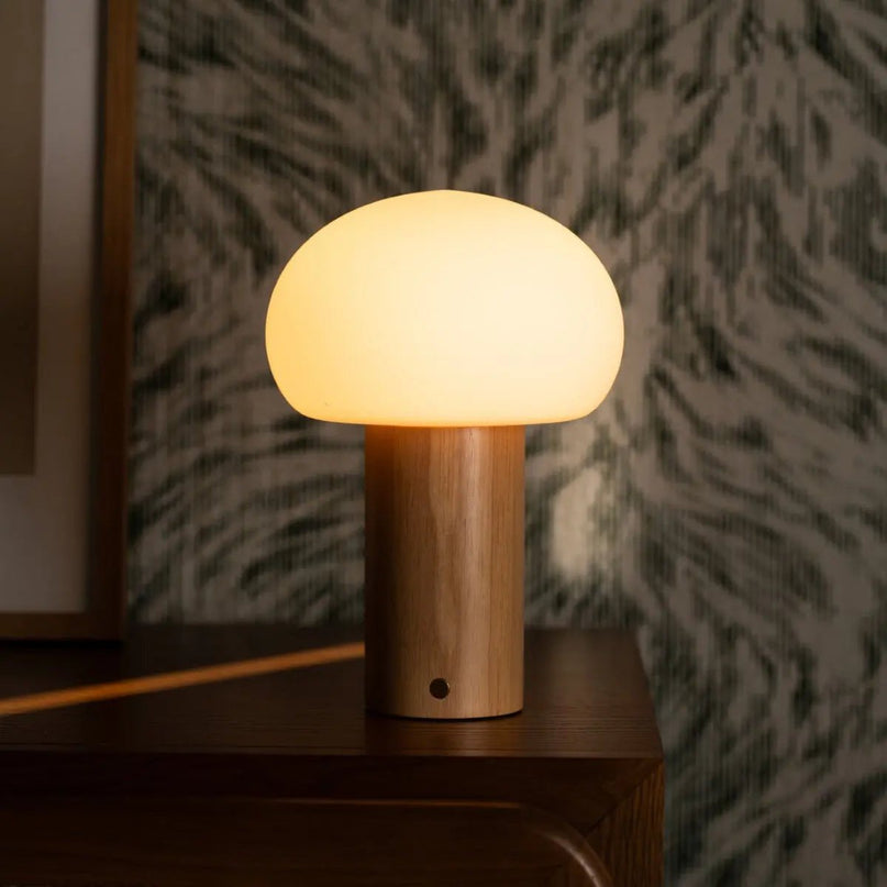 Sam lichtbruine houten tafellamp met glas en oplaadbare batterij | Dimbare en veelzijdige verlichting