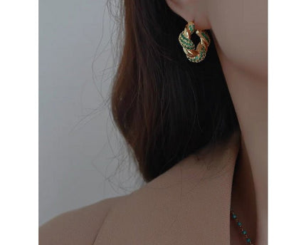 Vintage stijl gevlochten oorbellen - groene stenen