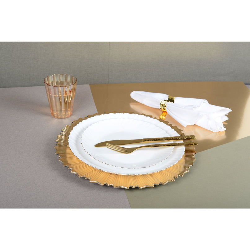 Witte platte plaat gouden rand
