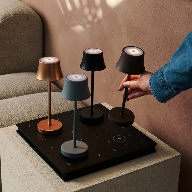 De Pijp Mini koper oplaadbare tafellamp - Draadloos opladen, dimbare lamp en 3 lichte kleuren