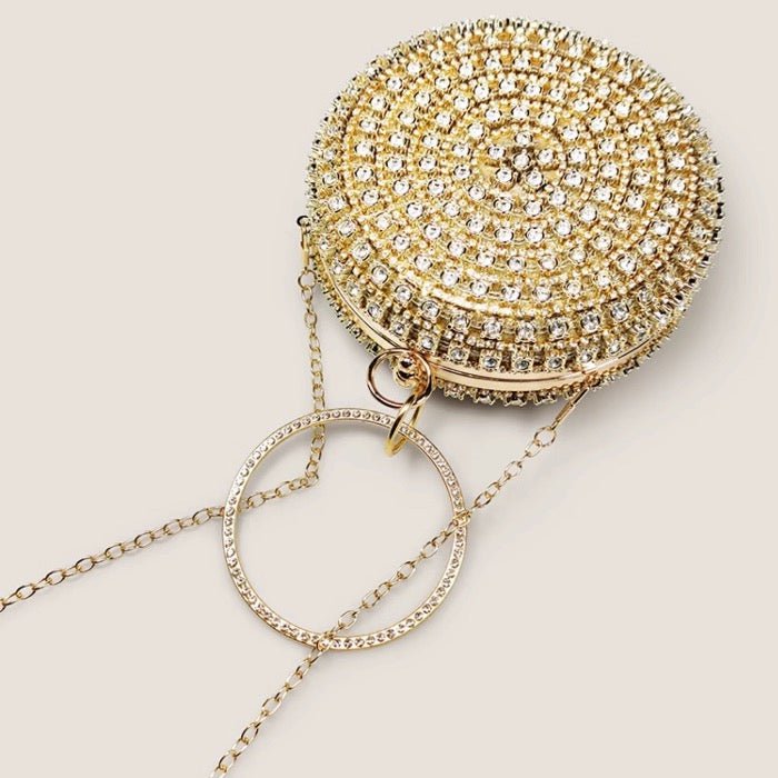 Oogverblindende ronde clutch met diamantlook