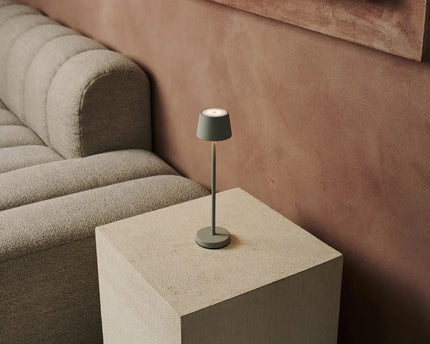 Vondel Mini Shadow Gray Oplaadbare en draadloze lamp perfect voor horeca -industrie - draadloos oplaadbaar via laadstation