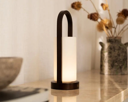 Evie Donkerbruine Oplaadbare Houten Tafellamp – Dimbaar & Snoerloos