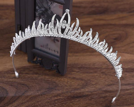 Koningin stijl koninklijke elegantie bruiloft tiara's