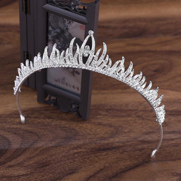 Koningin stijl koninklijke elegantie bruiloft tiara's