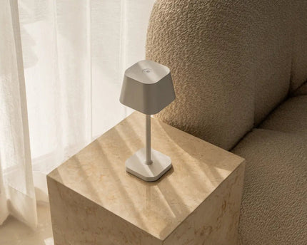 Ava witte oplaadbare tafellamp – stijlvolle, draadloze en dimbare verlichting