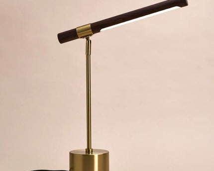 Livia goudkleurige metalen lamp met hout – verstelbare LED, Scandinavisch design voor kantoor en woonkamer