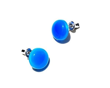 Opvallende blauwe onyx ronde oorstekers