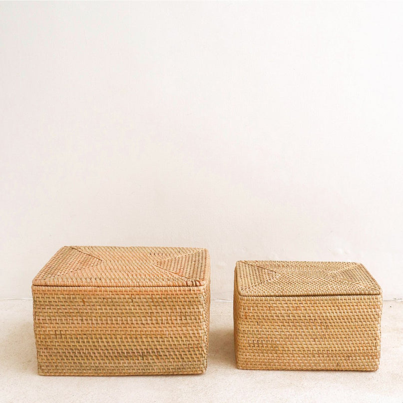 Opbergmand met deksel – Plankmand gemaakt van beige rotan – Handgeweven decoratieve mand GRAHA (2 maten)