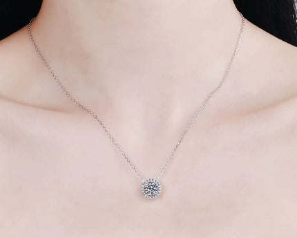 Sprankelende Moissanite Halo ketting