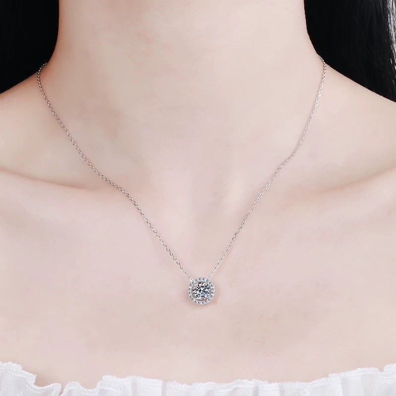 Sprankelende Moissanite Halo ketting