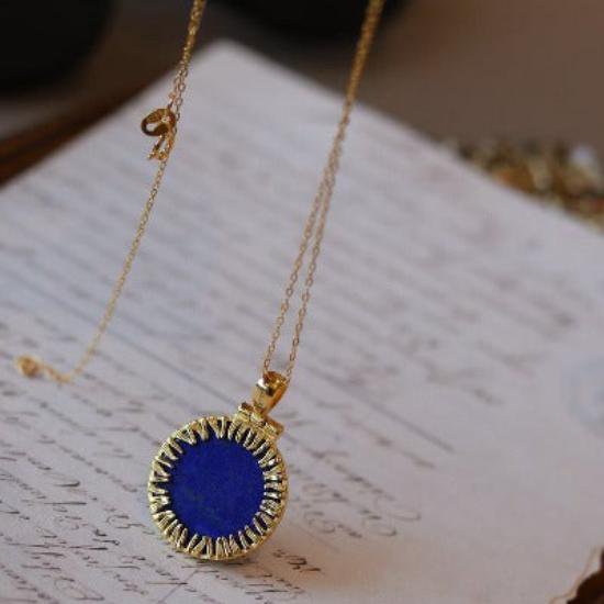 Helios lapis lazuli ronde hanger ketting