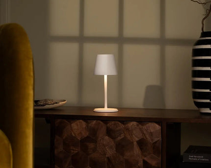 James White oplaadbare tafellamp – draadloos, dimbaar en elegant