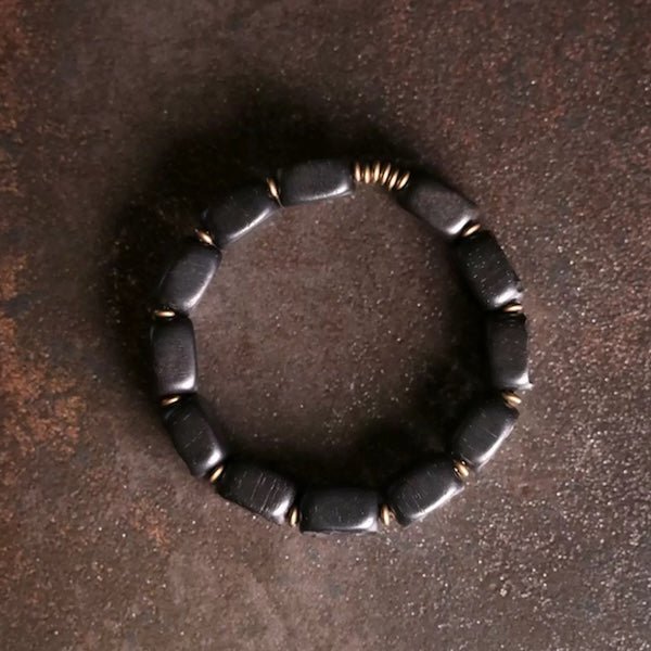 Zwarte sandaal houten vierkante plaat armband