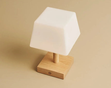 Tommy lichtbruine houten tafellamp met glas - oplaadbare, dimbare lamp, draadloze verlichting