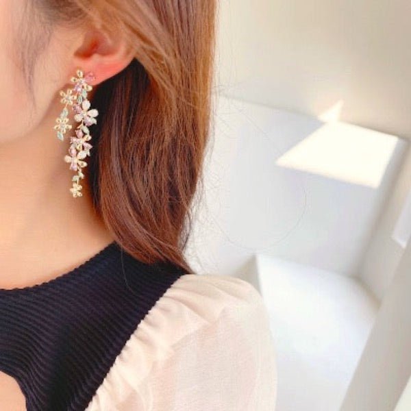 Elegante oogverblindende Bloom Longline oorbellen