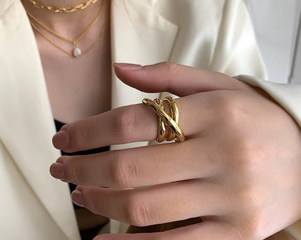 Opvallende look Geometrische gekruiste lijnring