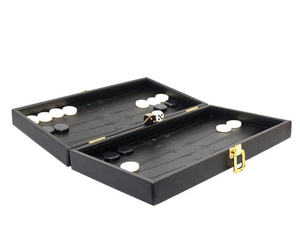 Backgammon -spel/faalspel in een zwarte imitatie lederen hoesje