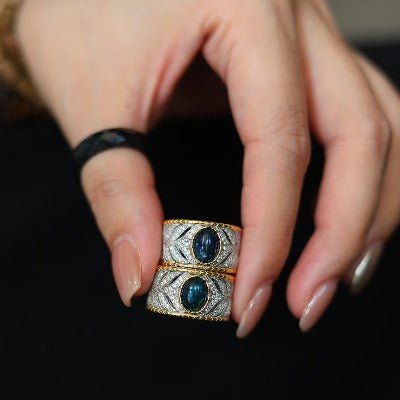 Eastern Royal Style Black Opal Ring - verstelbaar