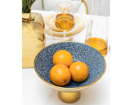 Gouden en blauw fruit gesneden