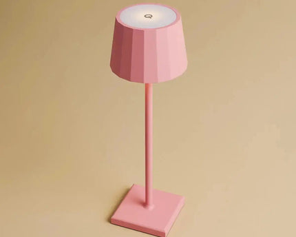 Combi Set Professional-8 x Wouter Flamingo Roze oplaadbare tafellampen & 1 x Central Station draadloos laadstation met Qi-Technology-Perfect voor restaurants, gastvrijheid en hotels