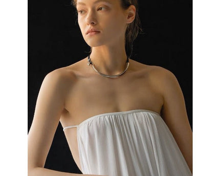 Minimalistische zilveren ketting met leren koord