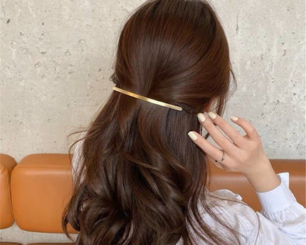 Minimalistische metalen haarclip met één regel