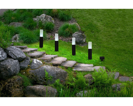 4 Set LED Outdoor Spike, voor buiten, plastic aarde spit in zwart, geïntegreerd LED