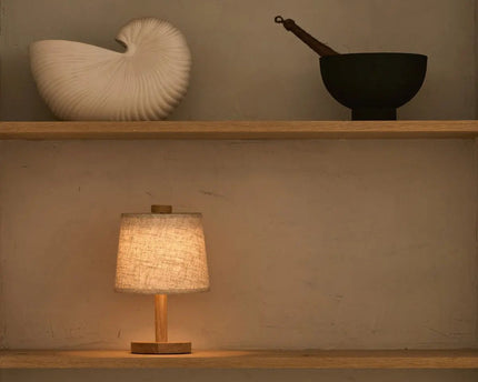 Rover Lichtbruine Houten Oplaadbare Lamp | Snoerloos, dimbaar met stoffen kap