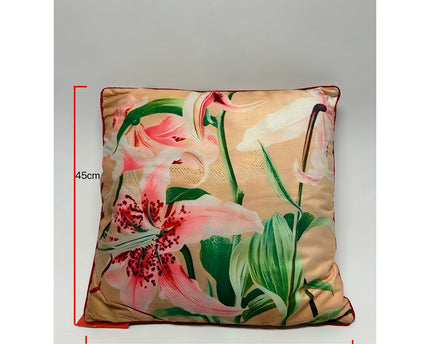 Sierkussen Lily 45*45 De kussenhoes wordt geleverd met vulling en is voorzien van een ritssluiting.