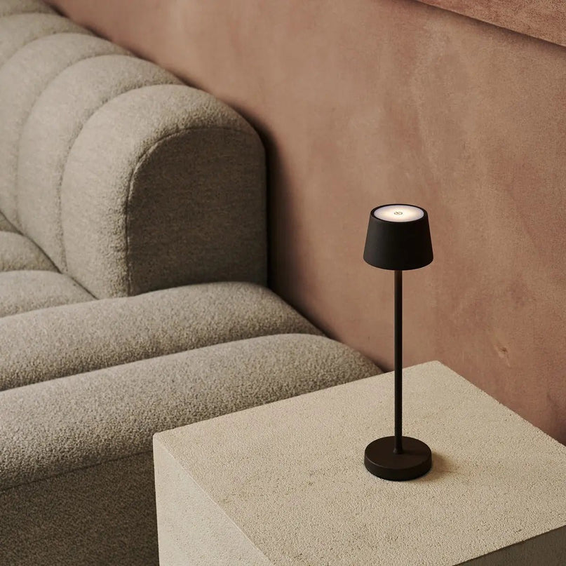 Vondel Mocha Brown oplaadbare en draadloze lamp perfect voor horeca -industrie - draadloos oplaadbaar via laadstation