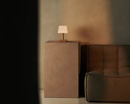 Tommy lichtbruine houten tafellamp met glas - oplaadbare, dimbare lamp, draadloze verlichting