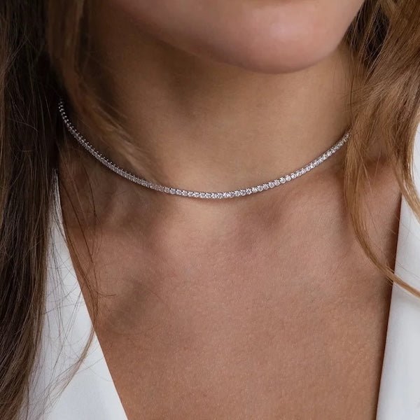 Tijdloze sprankelende choker met diamantlook