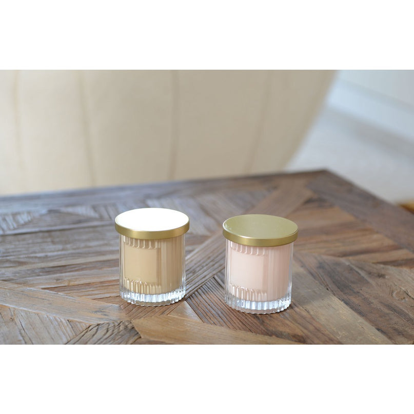 Roze kaars met gouden hoes kokosparfum
