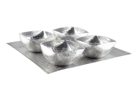 Set van 4 kopjes op aluminium plaat