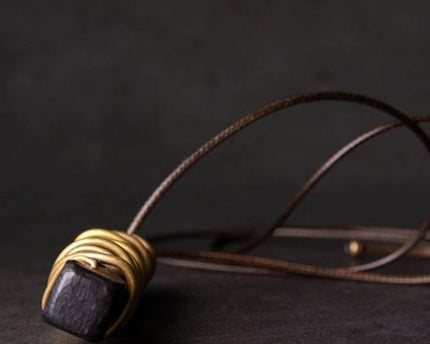 Zwarte sandaalhout bronzen lijn hanger