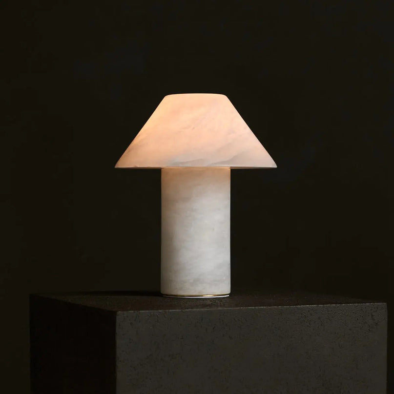Eleonora stijlvolle albasten lamp – handgemaakt, uniek ontwerp met zachte gloed