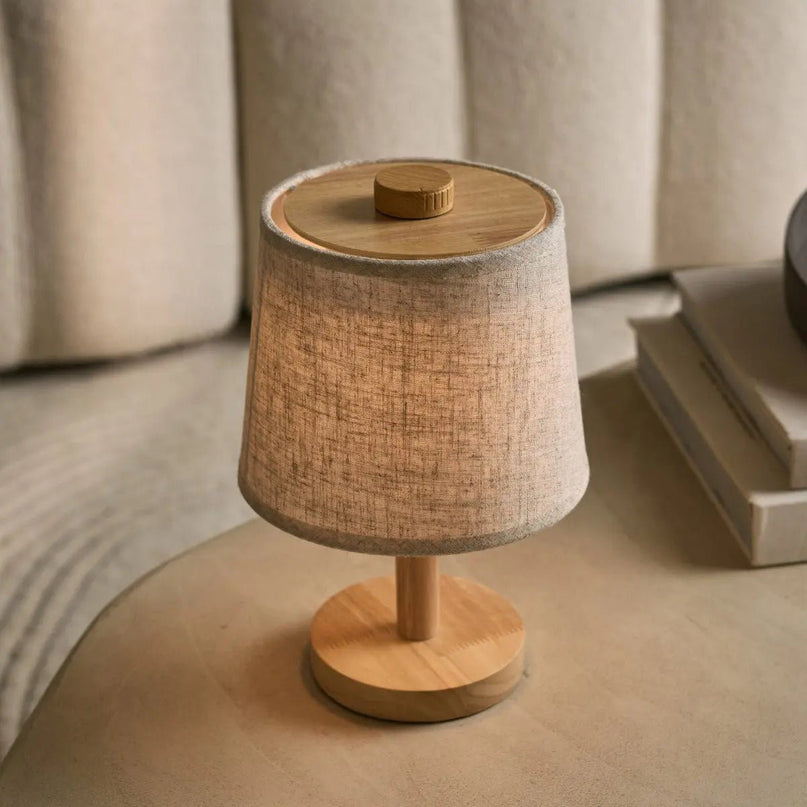 Rover Lichtbruine Houten Oplaadbare Lamp | Snoerloos, dimbaar met stoffen kap