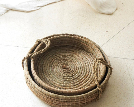 Rond dienblad geweven van zeegras PINTU decoratief dienblad (2 maten)