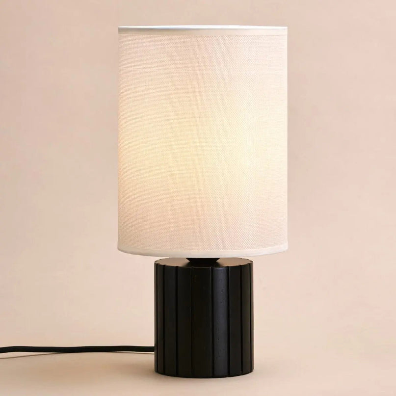 Kiko Zwarte Tafellamp – Gezellige Zwart & Beige Bureaulamp met E27 Fitting