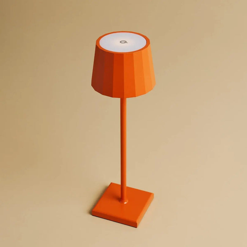 Combi Set Professional-4 X Wouter Blossom Orange Oplaadbare tafellampen & 1 x Amstel Wireless Lay Station met Qi-Technology-Perfect voor restaurants, gastvrijheid en hotels
