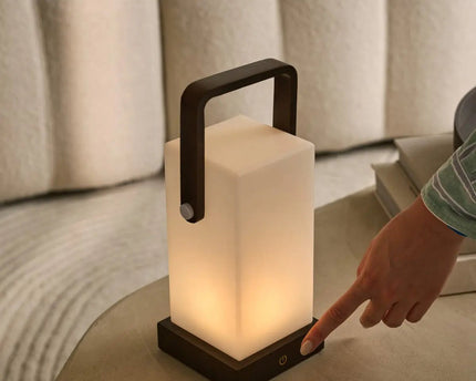 Harper Donkerbruine Houten Lamp – Snoerloze Oplaadbare Tafellamp met Handvat